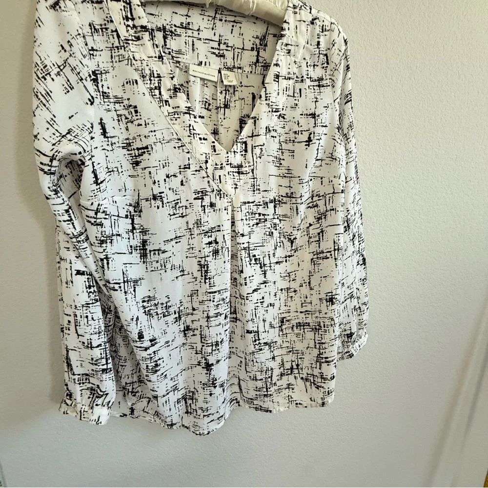 Mercer & Madison Monochrome Patterned Blouse Small - Picture 9 of 14